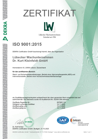 ISO 9001:2015 Zertifikat für Lübecker Wachunternehmen Dr. Kurt Kleinfeldt GmbH, ausgestellt von DEKRA, gültig bis 2028.